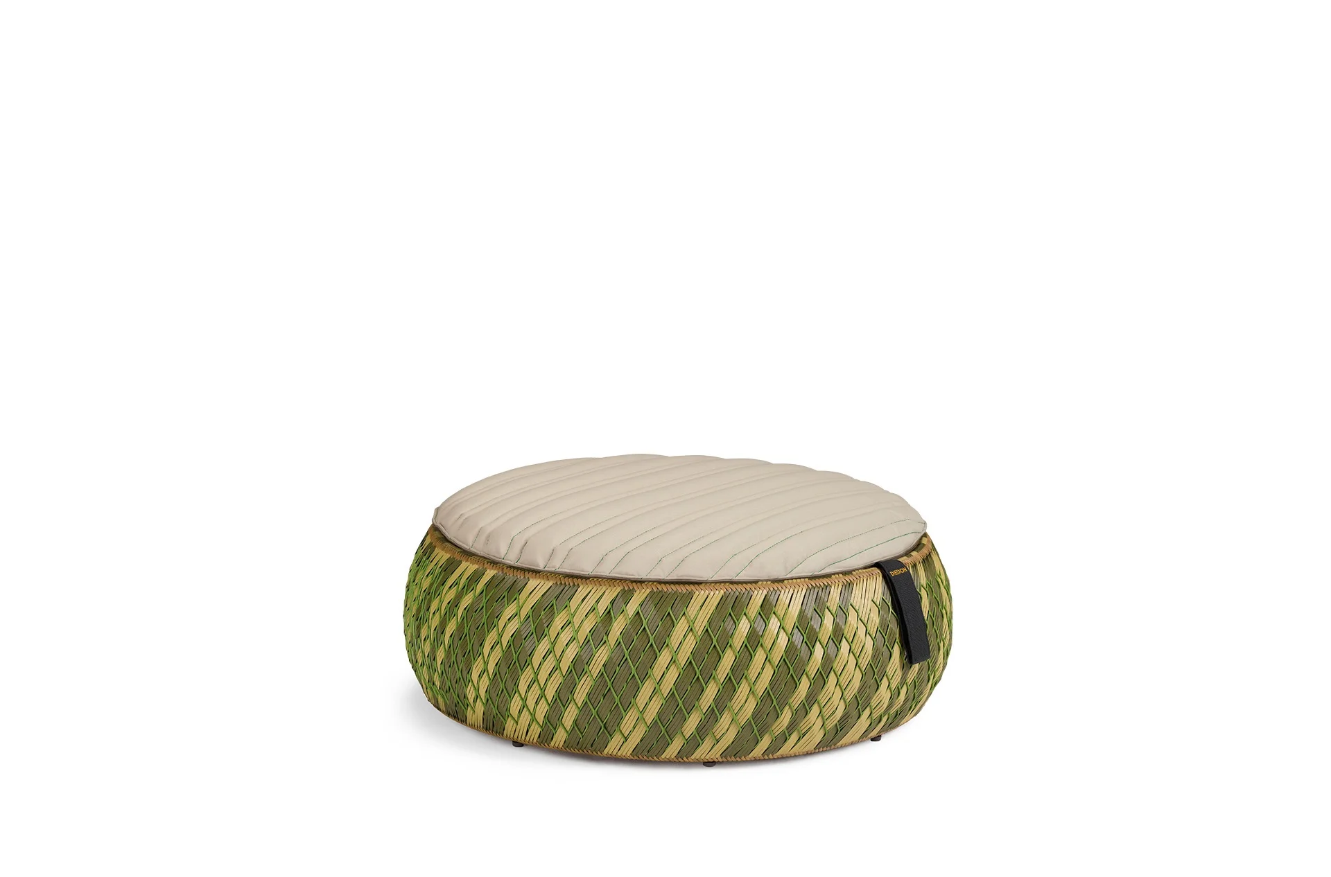 dedon-dala-footstool-grass.jpg