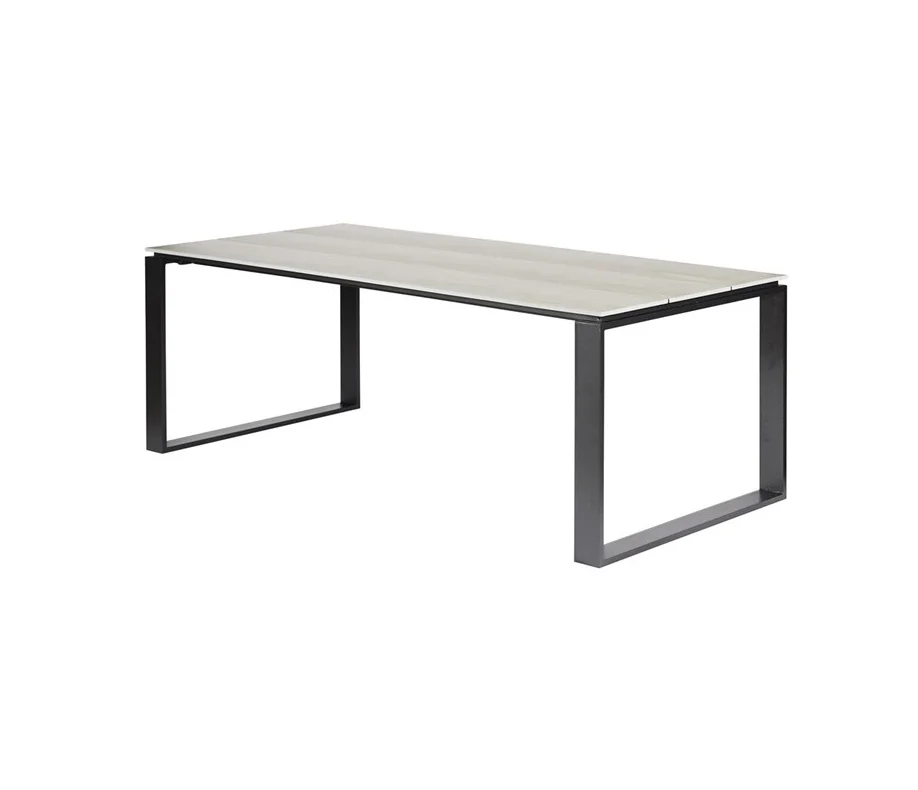 artgroup_outfit_table.jpg