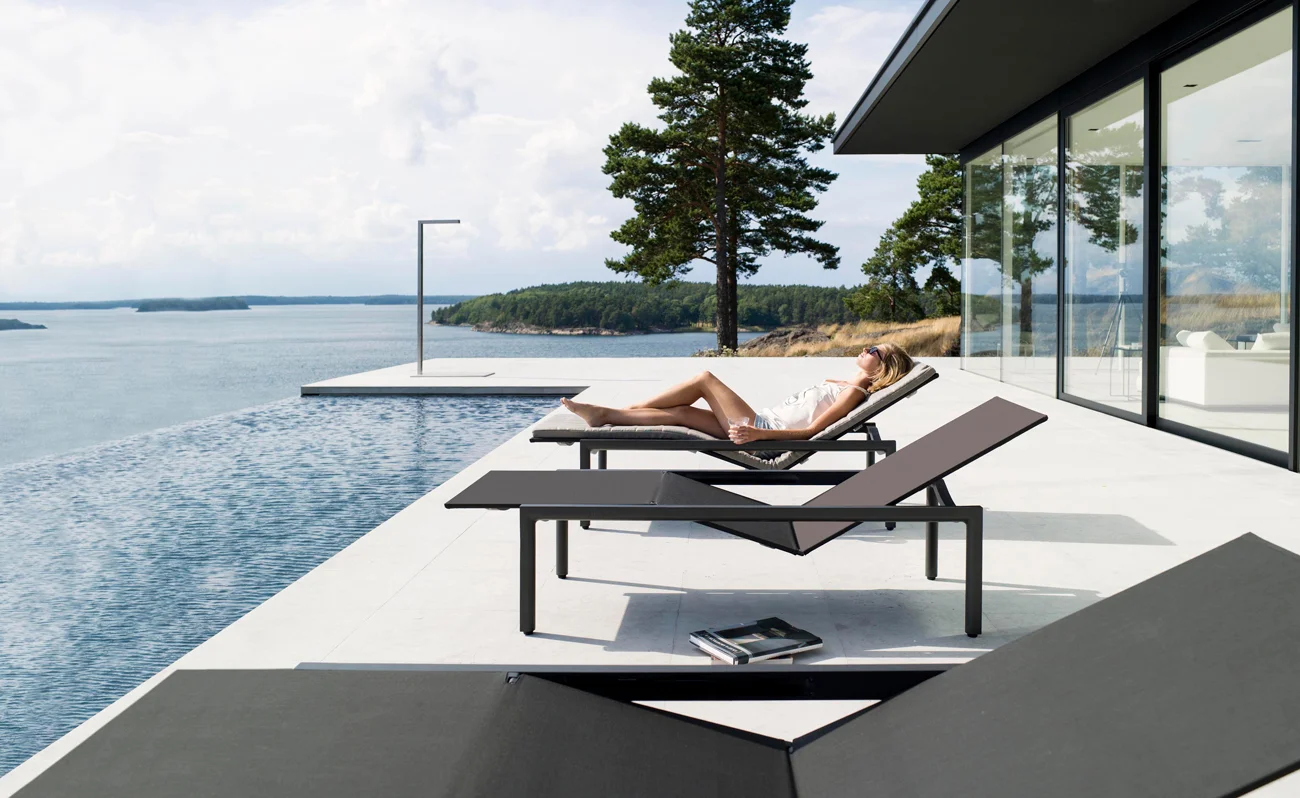 ARTGROUP_ILLUM_SUNBED.jpg