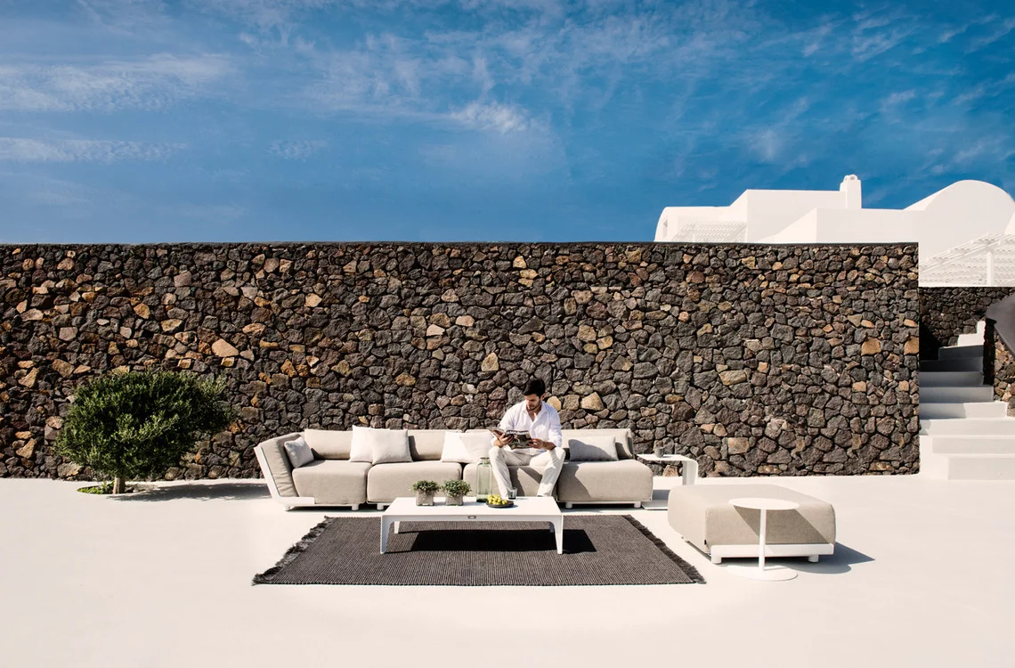 artgroup_mirthesofa2.jpg