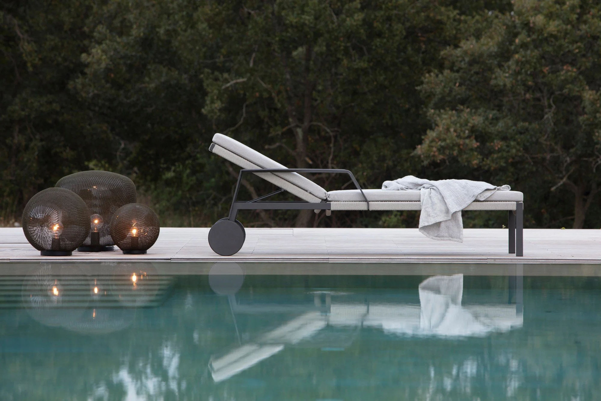 Nodi-lounger-wenge-1_corr.jpg