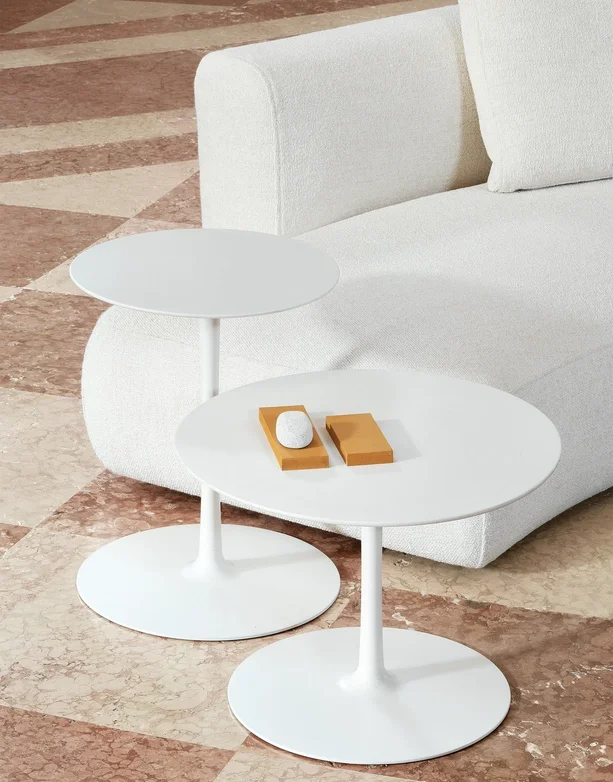 cosy-curve-flow-low-table-lifestyle-23-mdfitalia-02~-~media--aa5d92e7--query.db5db893.webp