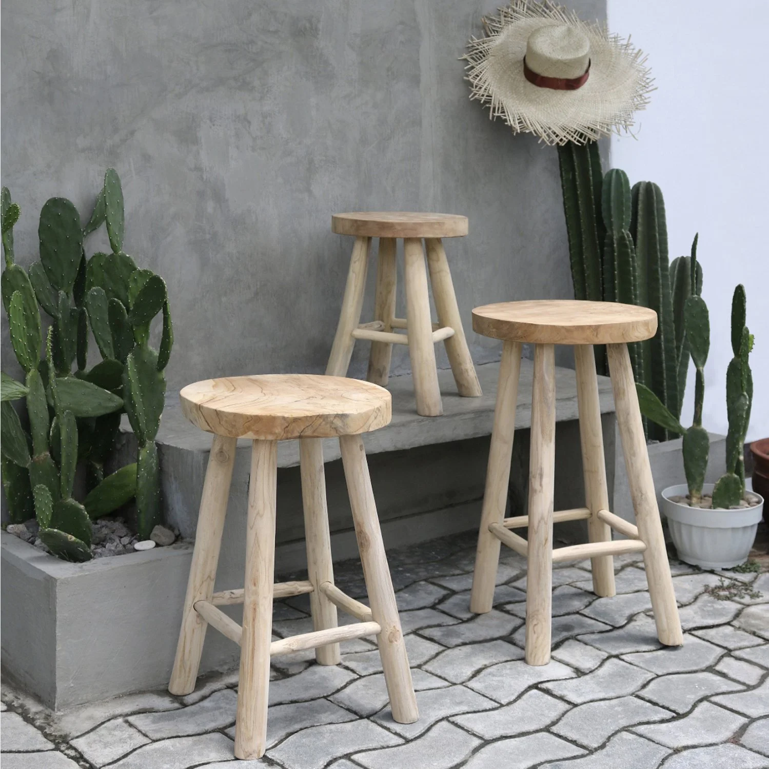 skampo-mpar-apo-teak-xylo-fysiko-mesaioy-2.jpg