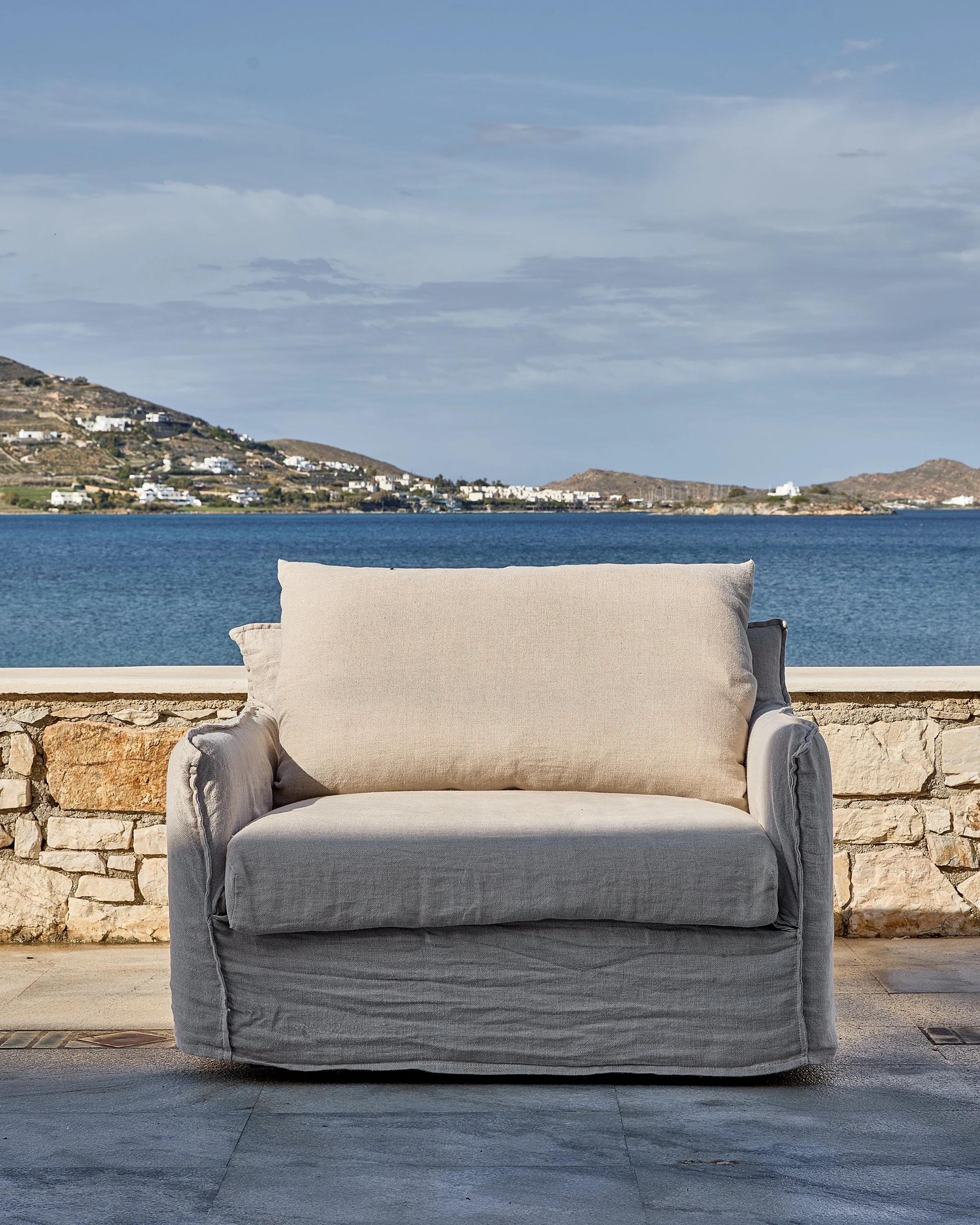 COSY ARMCHAIR