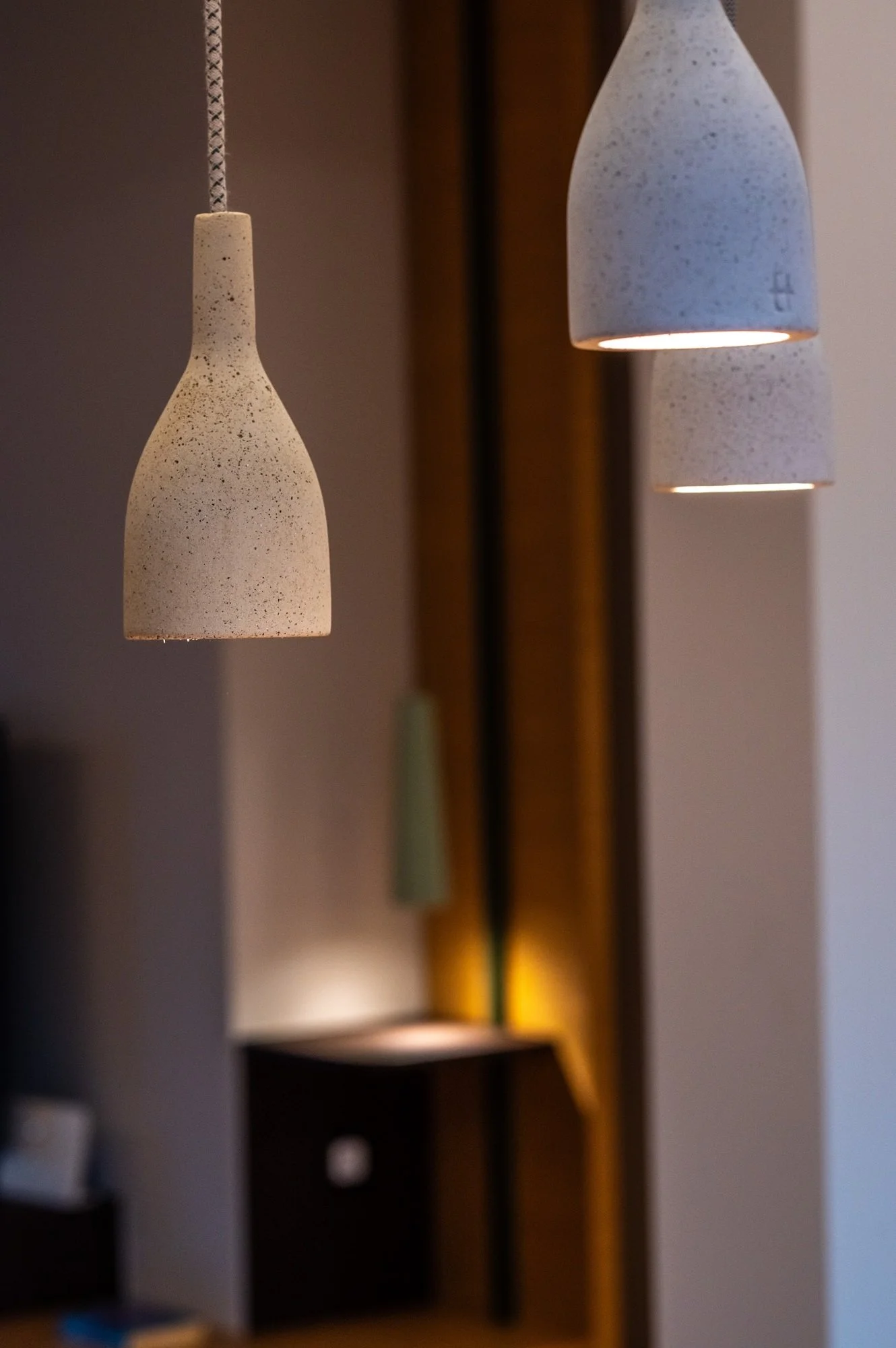 AMPULLA_Urbi_et_Orbi_cement_pendant_lamp_GEM_architects.jpg
