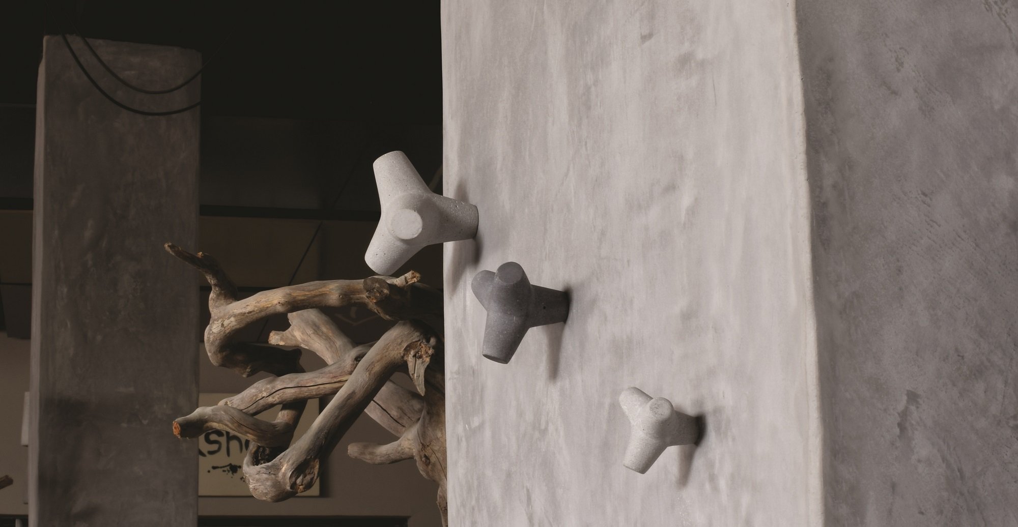 MARINE_Urbi_et_Orbi_cement_knob_GAL-1.jpg