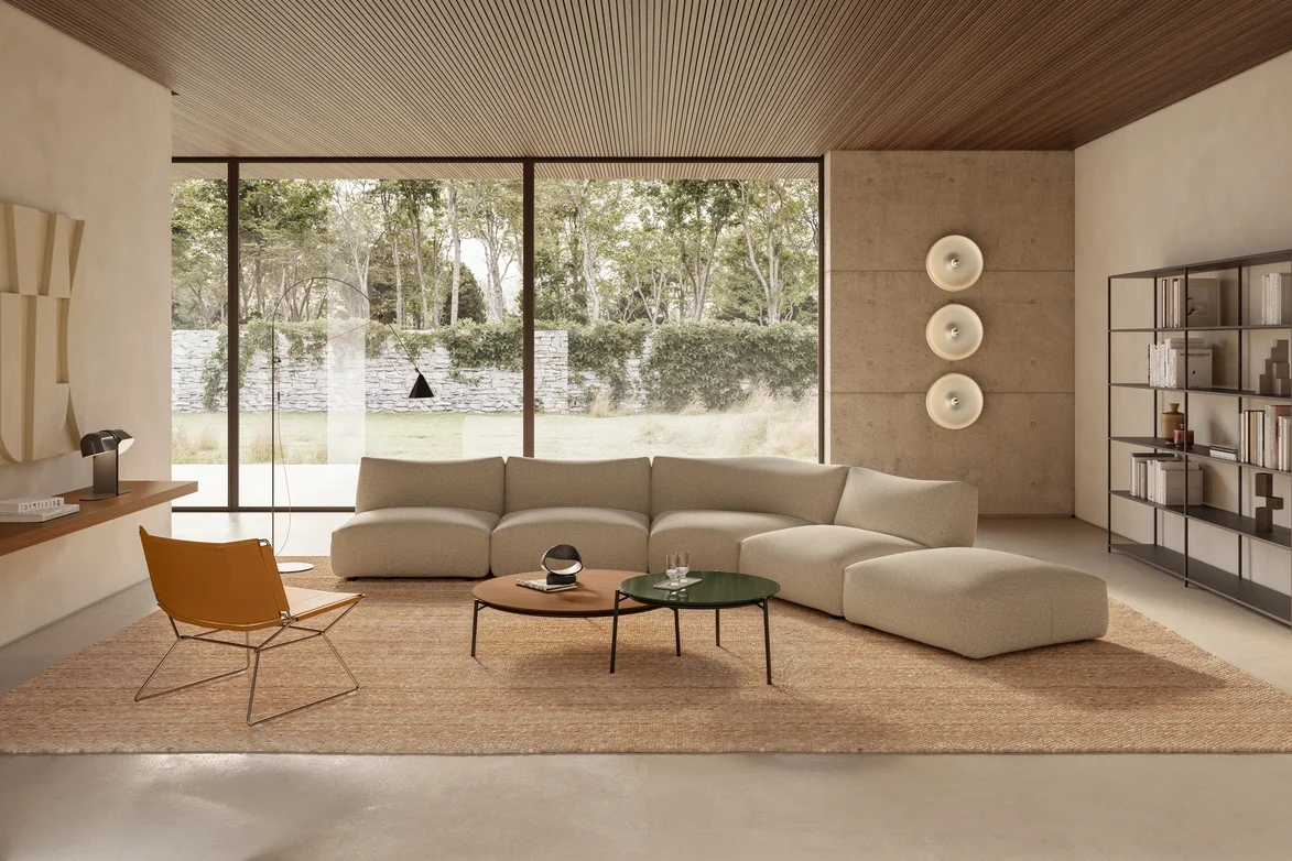 goom-cantle-low-table-neil-leather-armchair-minima30-link1-lifestyle-25-mdfitalia-02~-~media--aa5d92e7--query.4abac318 (1).webp
