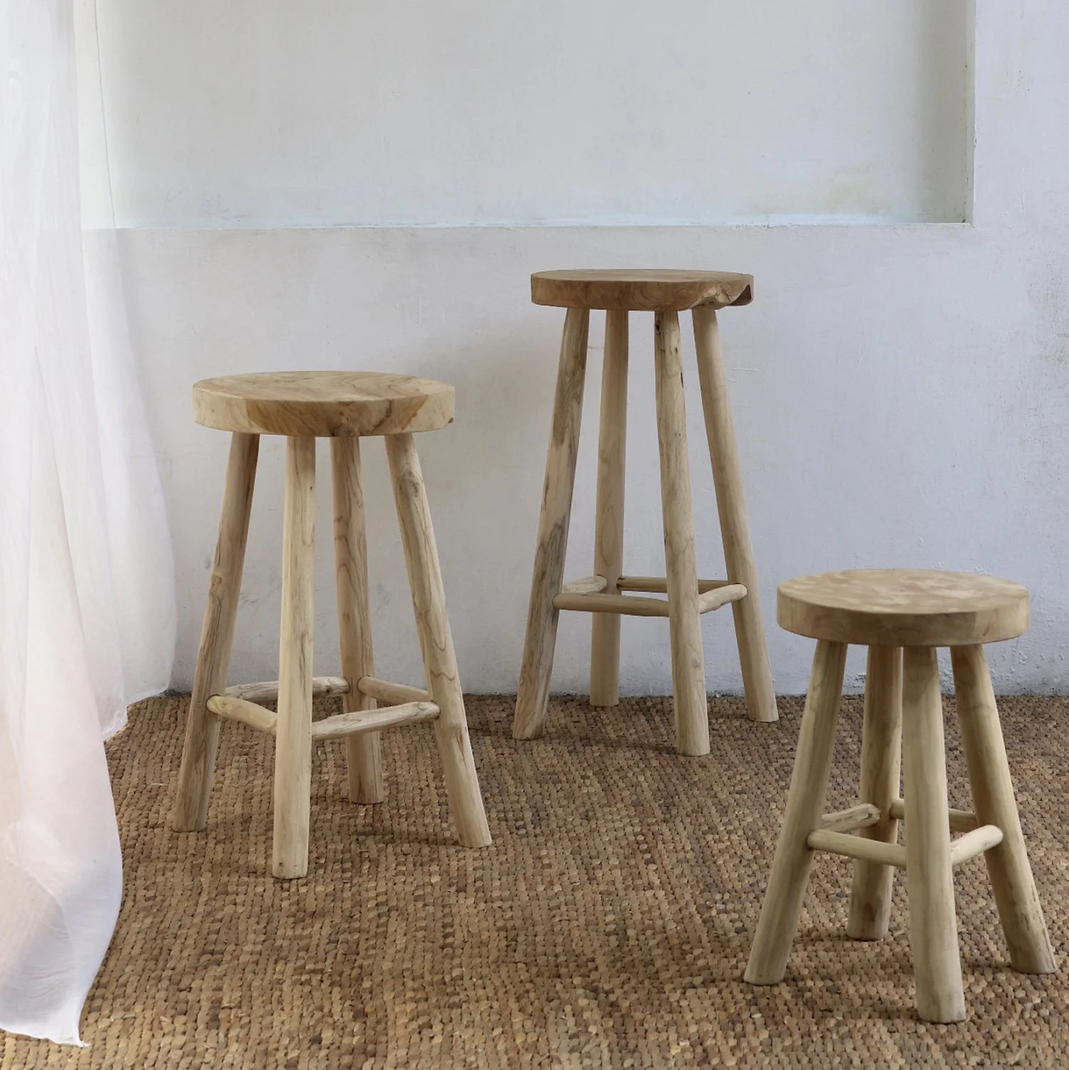 skampo-mpar-apo-teak-xylo-fysiko-mesaioy-4.jpg