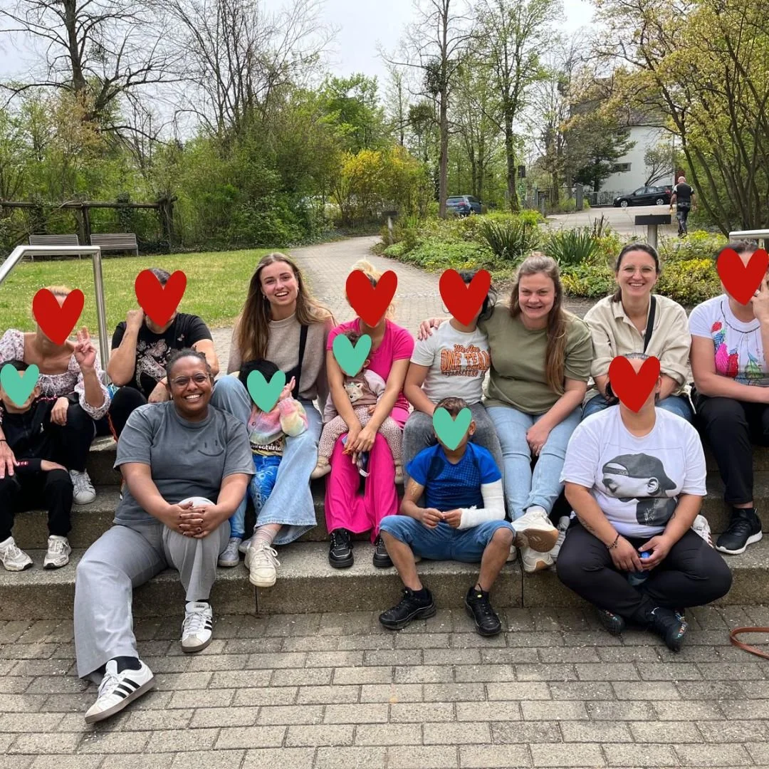 🌟 Zwei Tage Urlaub 🌟
Letzte Woche durften wir mit einigen unserer wunderbaren Frauen* und ihren Kindern zwei Tage lang in Bamberg verbringen. Es war mehr als nur eine gew&ouml;hnliche Auszeit f&uuml;r uns alle &ndash; es war das erste Mal, dass wir