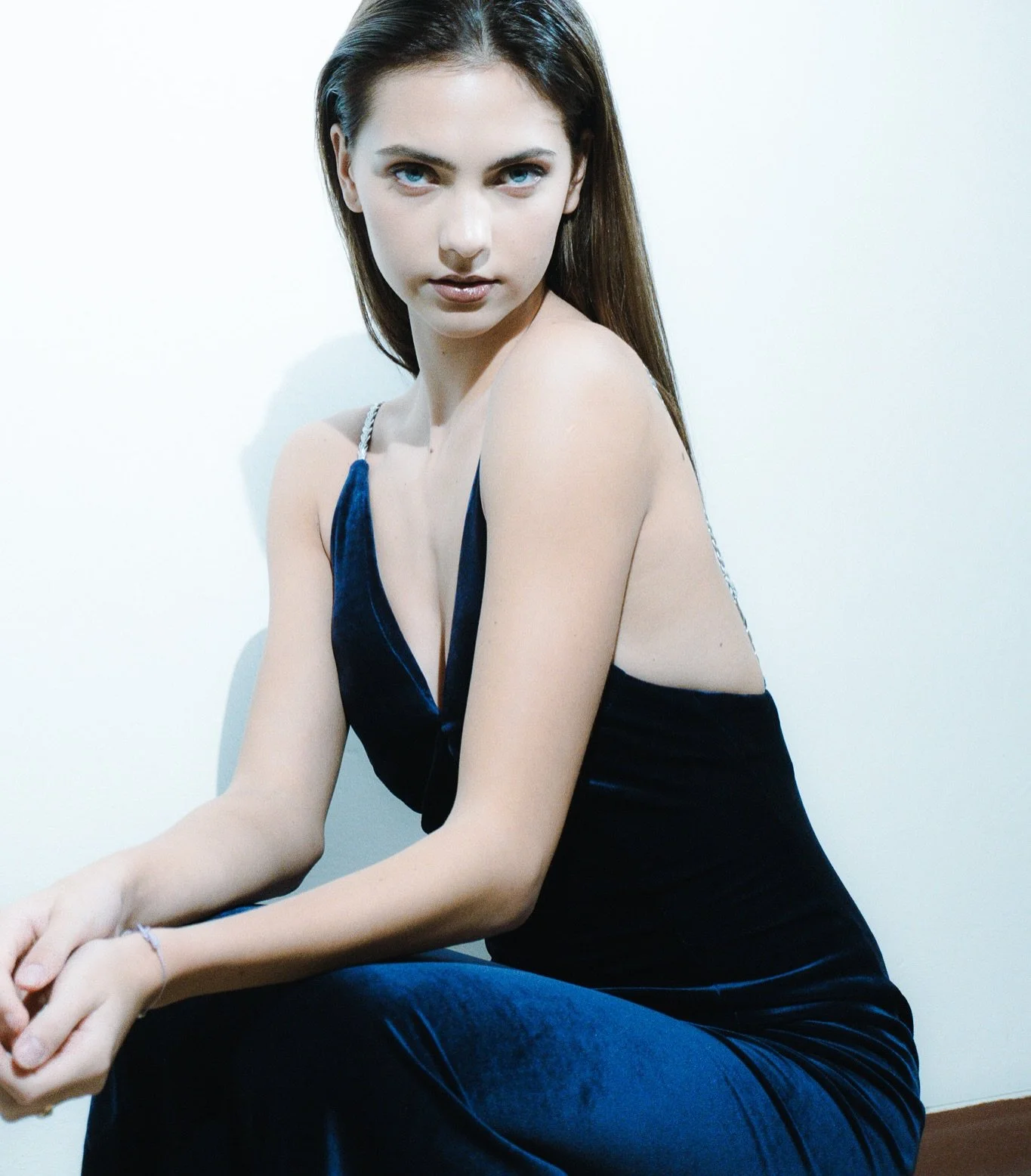 FACES OF VELVET 💙

#vecernisaty @svatby_felice 
#model @pavlinaaa.k 
#modelagency @impactmodelsmgmt 
#makeupartist #photography #concert @veronikamykolenko 

#mykolenkomakeup #minimalism #makeupbrno #brnogirl #brnocity