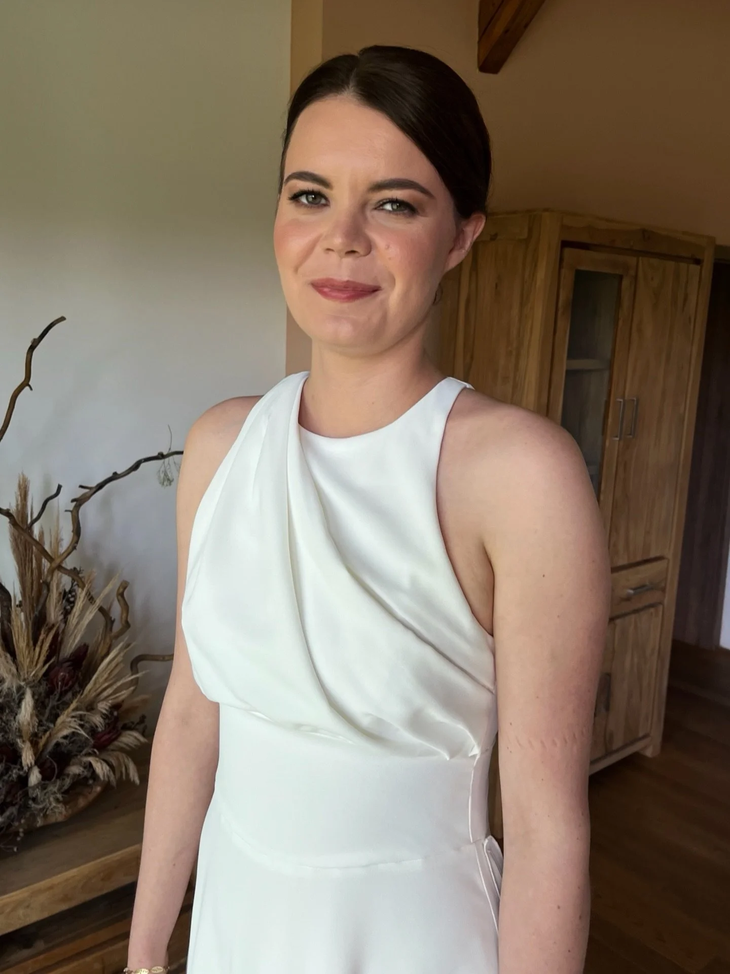 Kr&aacute;sn&aacute; Eli&scaron;ka, &scaron;aty od @marie_mukarovska_dress , l&iacute;čen&iacute; ode mě. V&yacute;sledek, kter&yacute; mluv&iacute; za v&scaron;e 🤍

Svatebn&iacute; l&iacute;čen&iacute; 2027? Napi&scaron;te mi do zpr&aacute;vy.

#sv