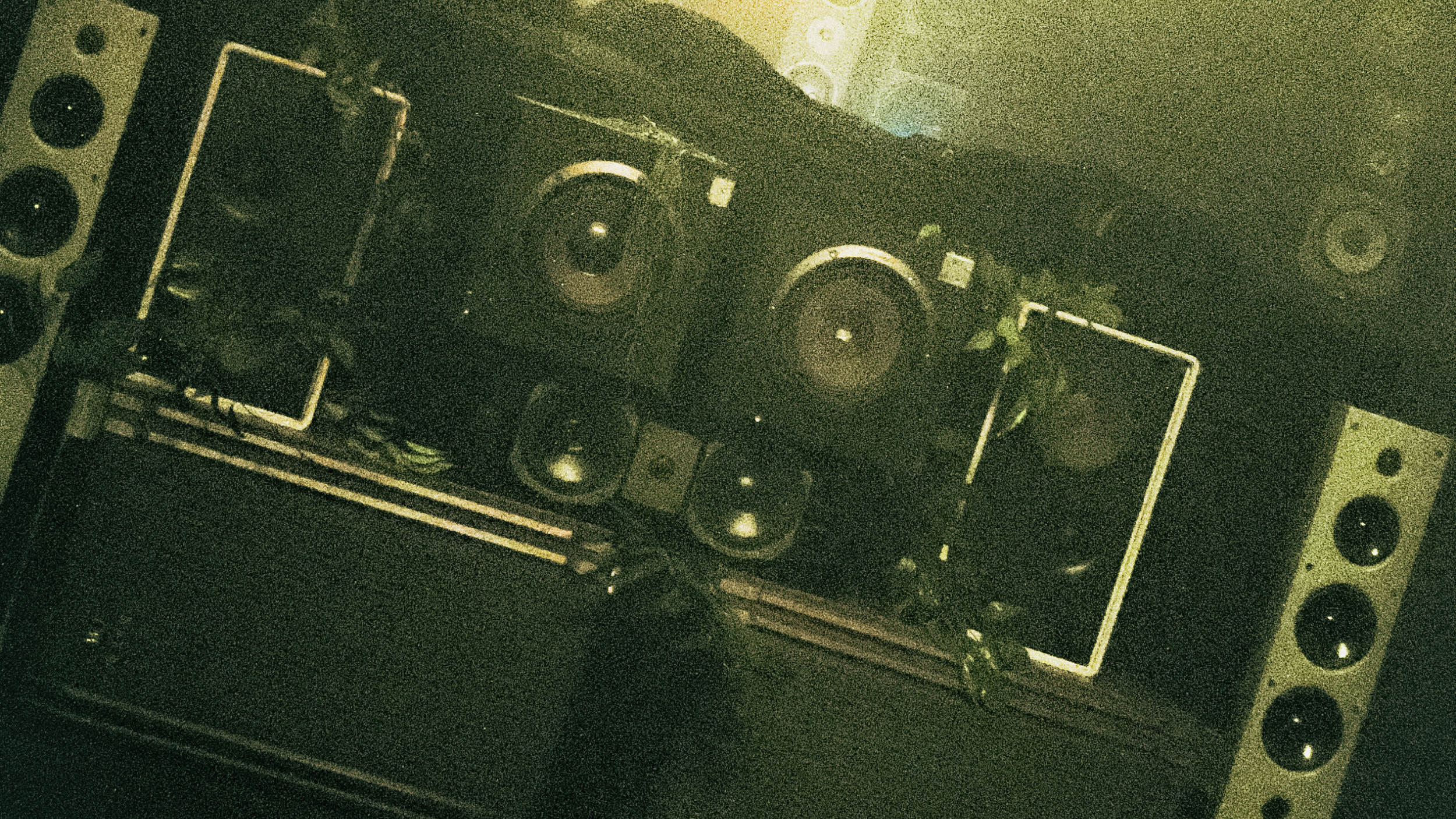 Baravond - Ssst...listen