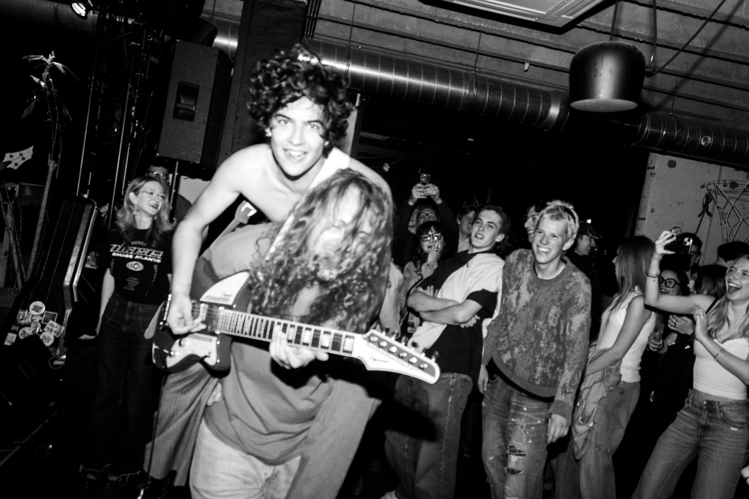 LAWAAI: Electric Circus &amp; Flemish Primitives 