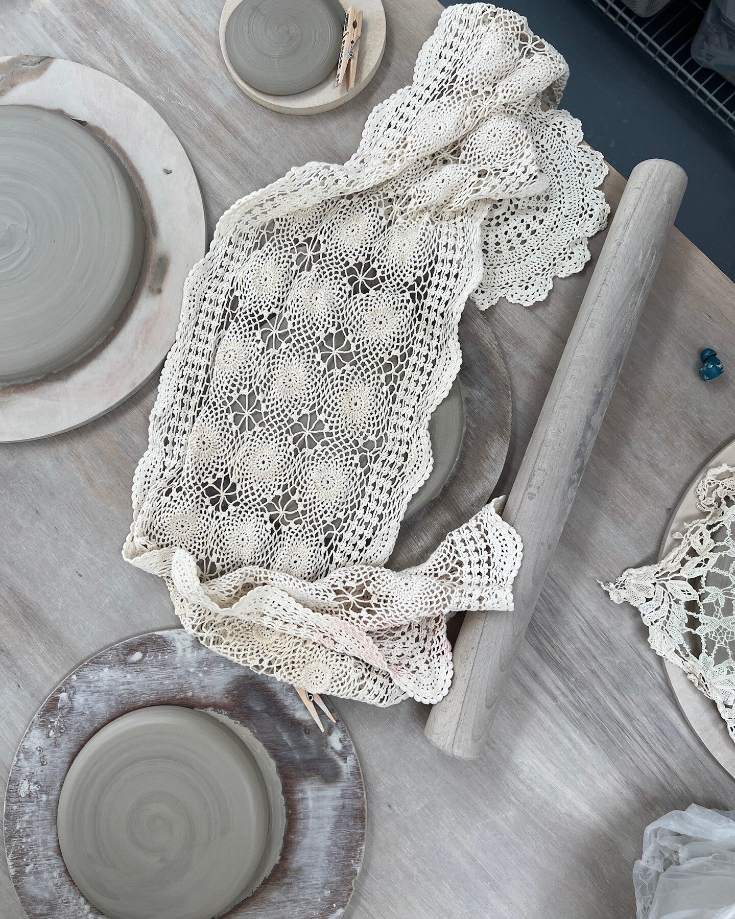 Phoebe in our Monday afternoon class using lace to decorate her plates🤍

these will look especially beautiful once glazed.

___________
 

Mondays - Saturdays / 3 hours - 8 weeks

Tutor-led Termly Classes for all levels (beginner to professional)

C