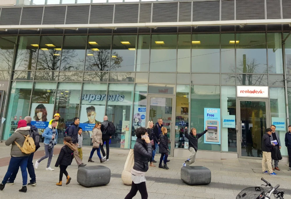 Rentadesk's new coworking space in north Hammersmith W6 is only 30 seconds from Shepherds Bush Tube Station.