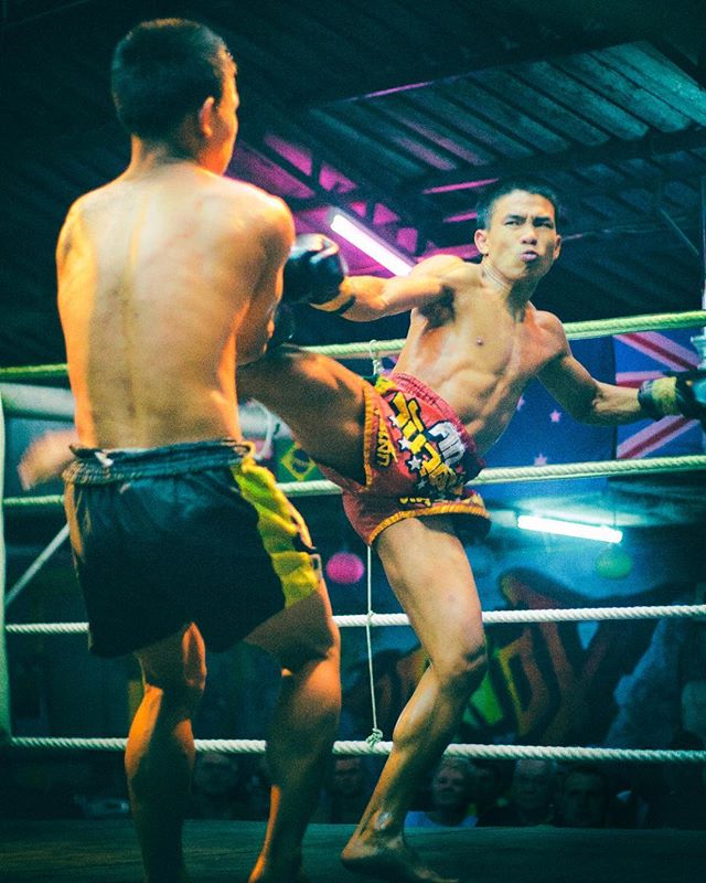 Just landed after two weeks of shoot in Vietnam at 40C&ordm; and here at home we found this heatwave punching hard!! Muay Thai in Thailand 2009