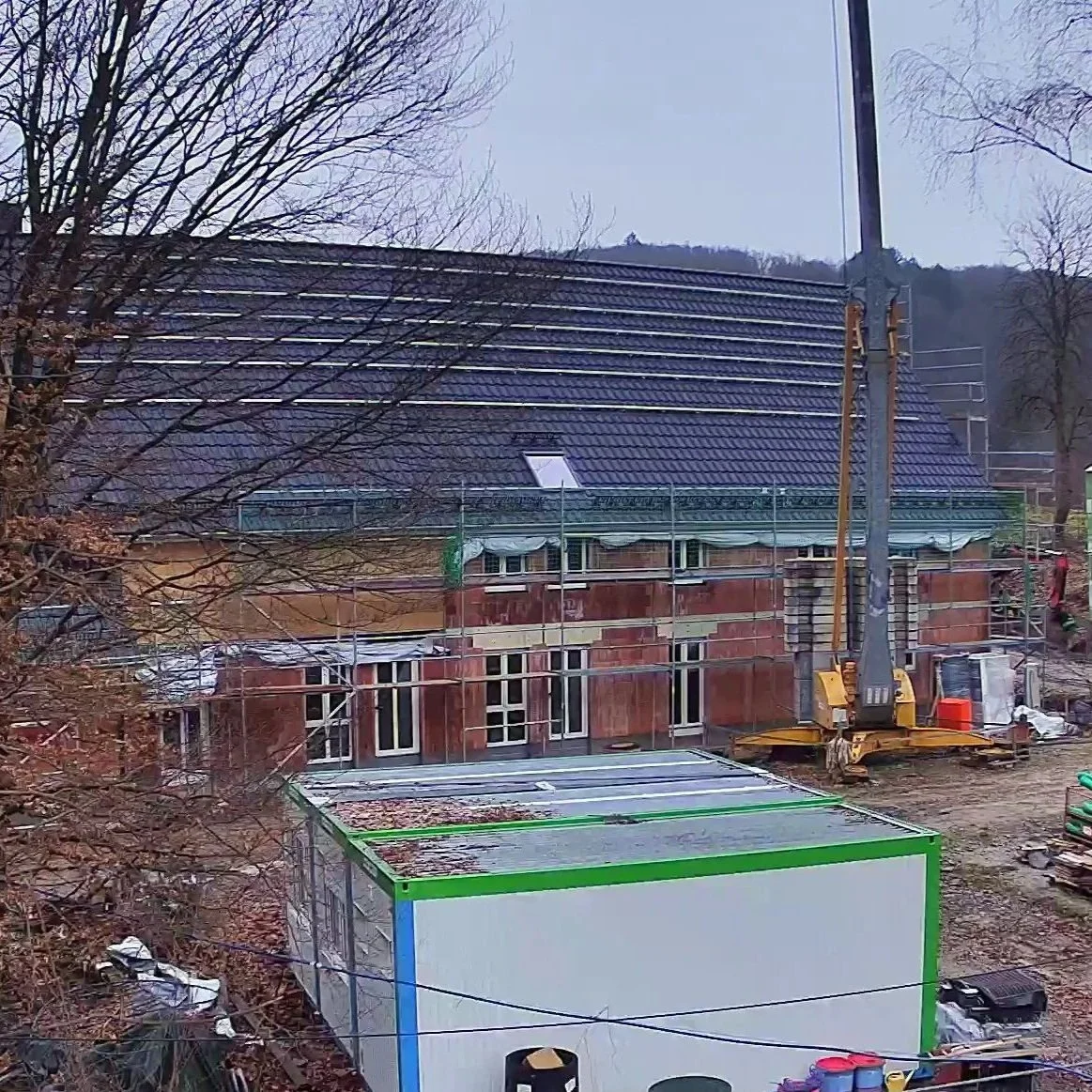 Der Rohbau steht – das Dach ist gedeckt!