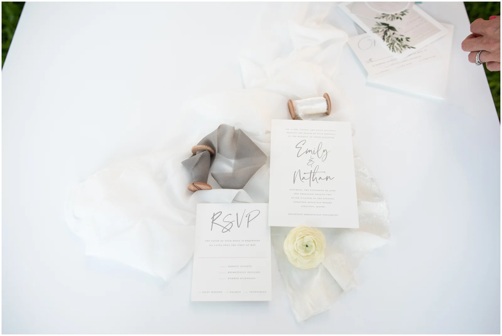 Garden Inspired Wedding Invitiations- Pops of Pretty_0887.jpg