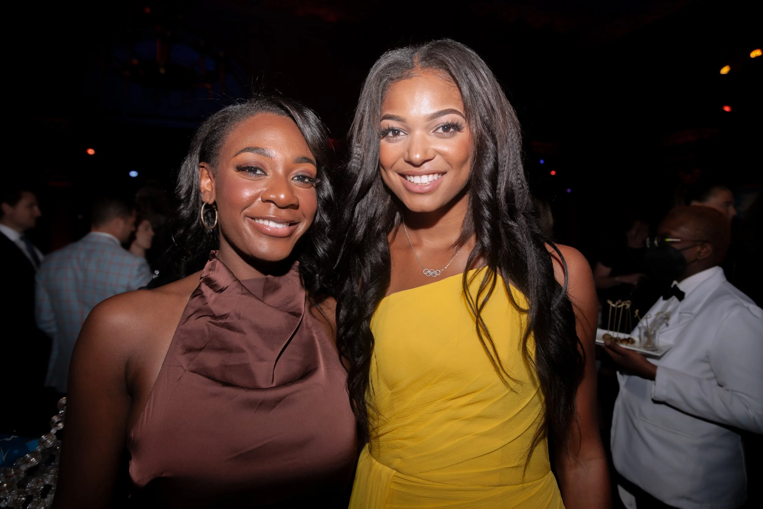 WSF_251022_BalconyCocktailHr_GabbyThomas_TwoWomen-8261.jpg