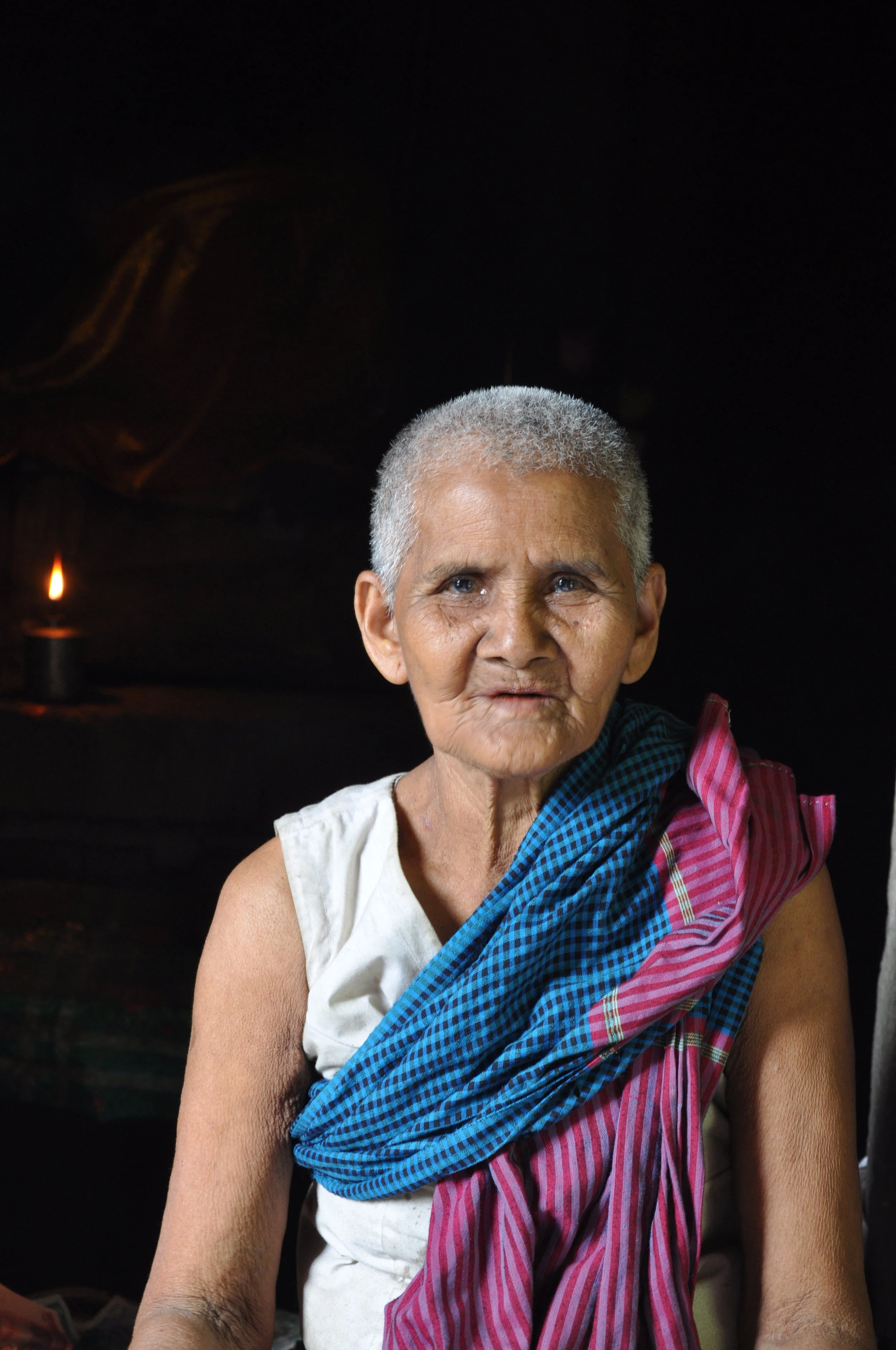 *DSC_0148-Camb-old-woman-temple.jpg