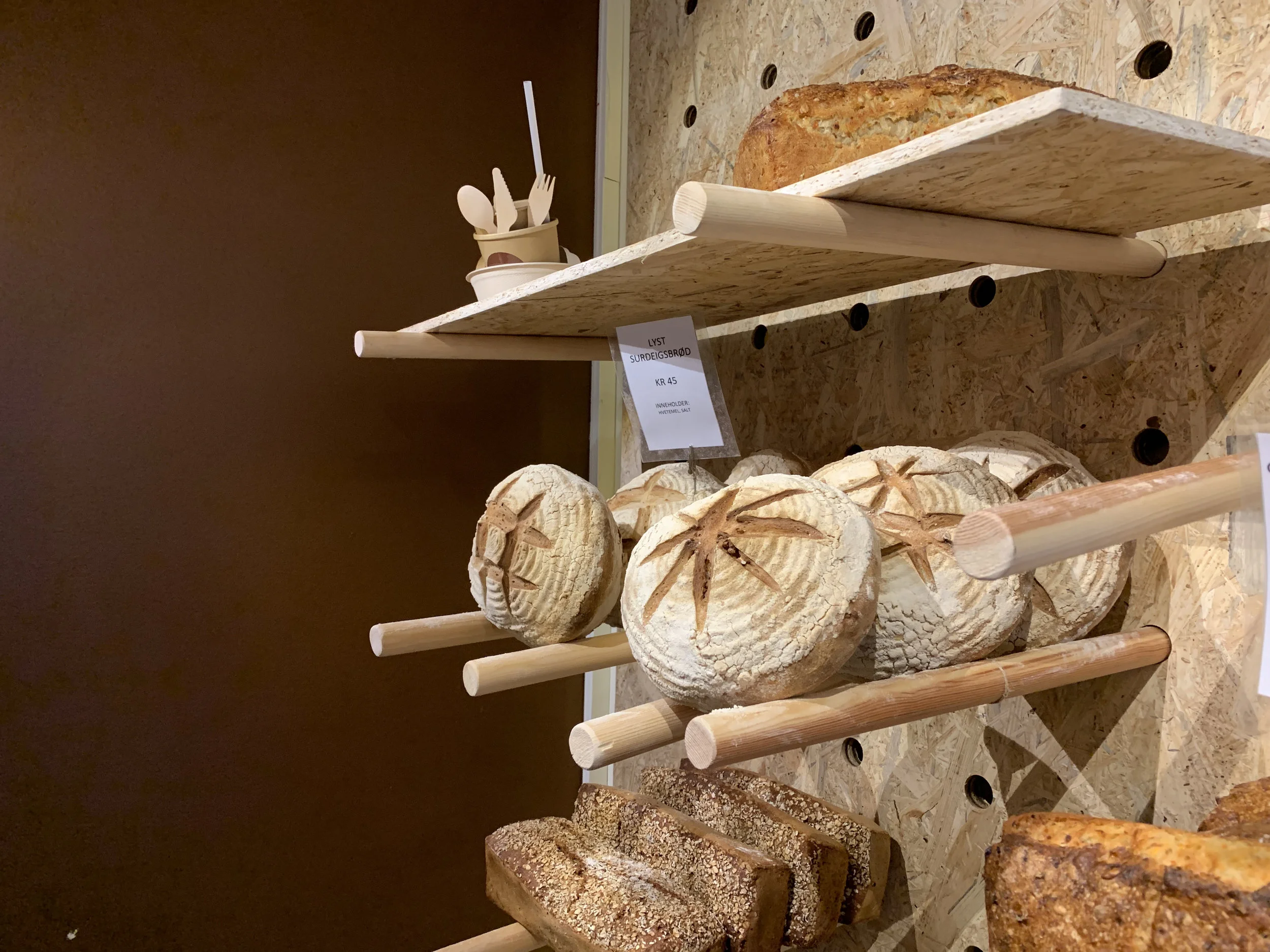 Levering-brød-bedrift.jpg