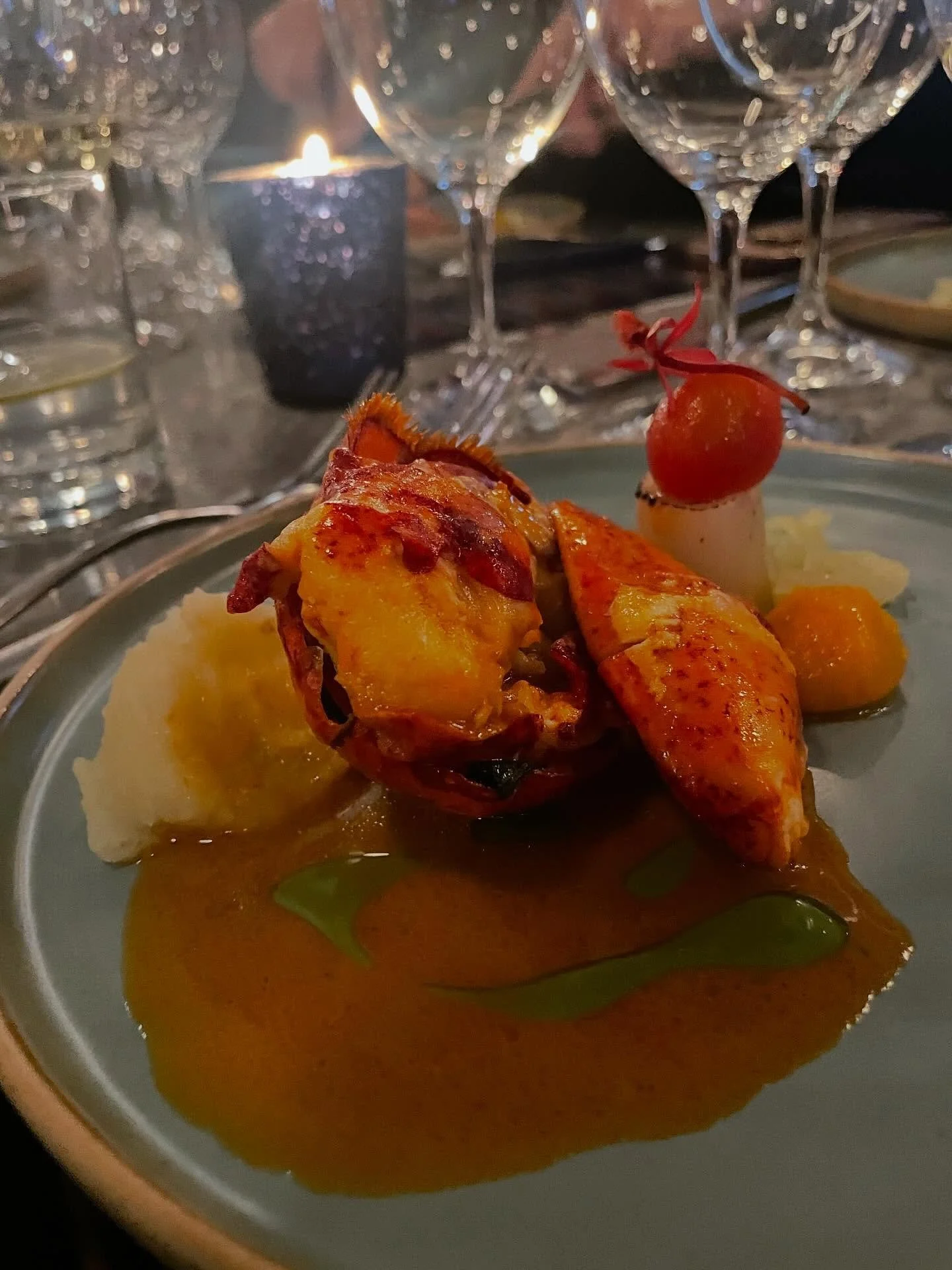 A contemporary take on lobster thermador by @duncanly at the @oxbow_yyc for @terroirsymposium #terroirsymposium2026 
Congratulations @arlenestein for 20 outstanding years bringing the food industry together