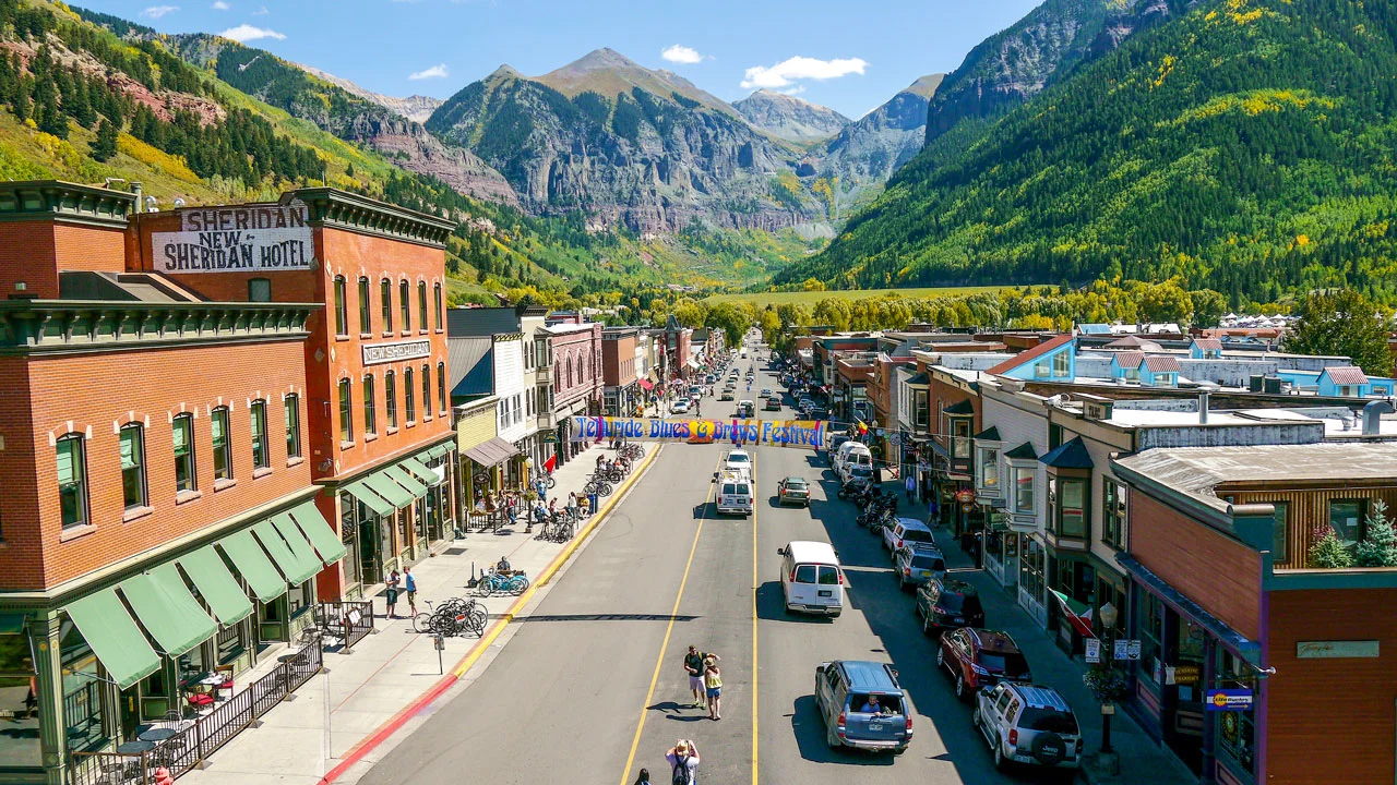 <p><strong> Philanthropy </strong> Telluride Blues Gives Back And You Can Get Involved <a href=/philanthropy>More →</a></p>