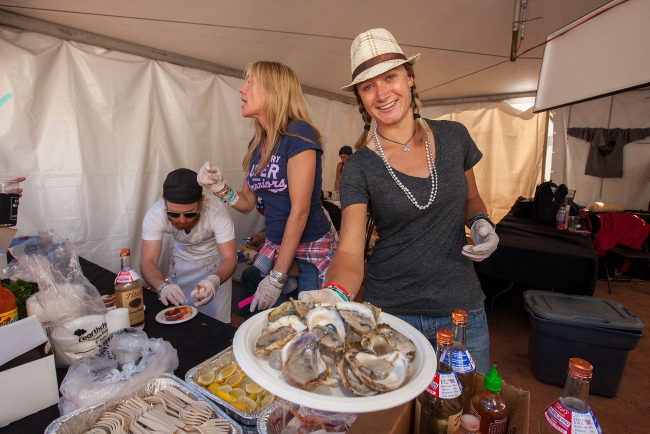 Treat yourself to a seafood raw bar featuring fresh shucked oysters on the ½ shell, jumbo shrimp cocktail and oyster shooters 