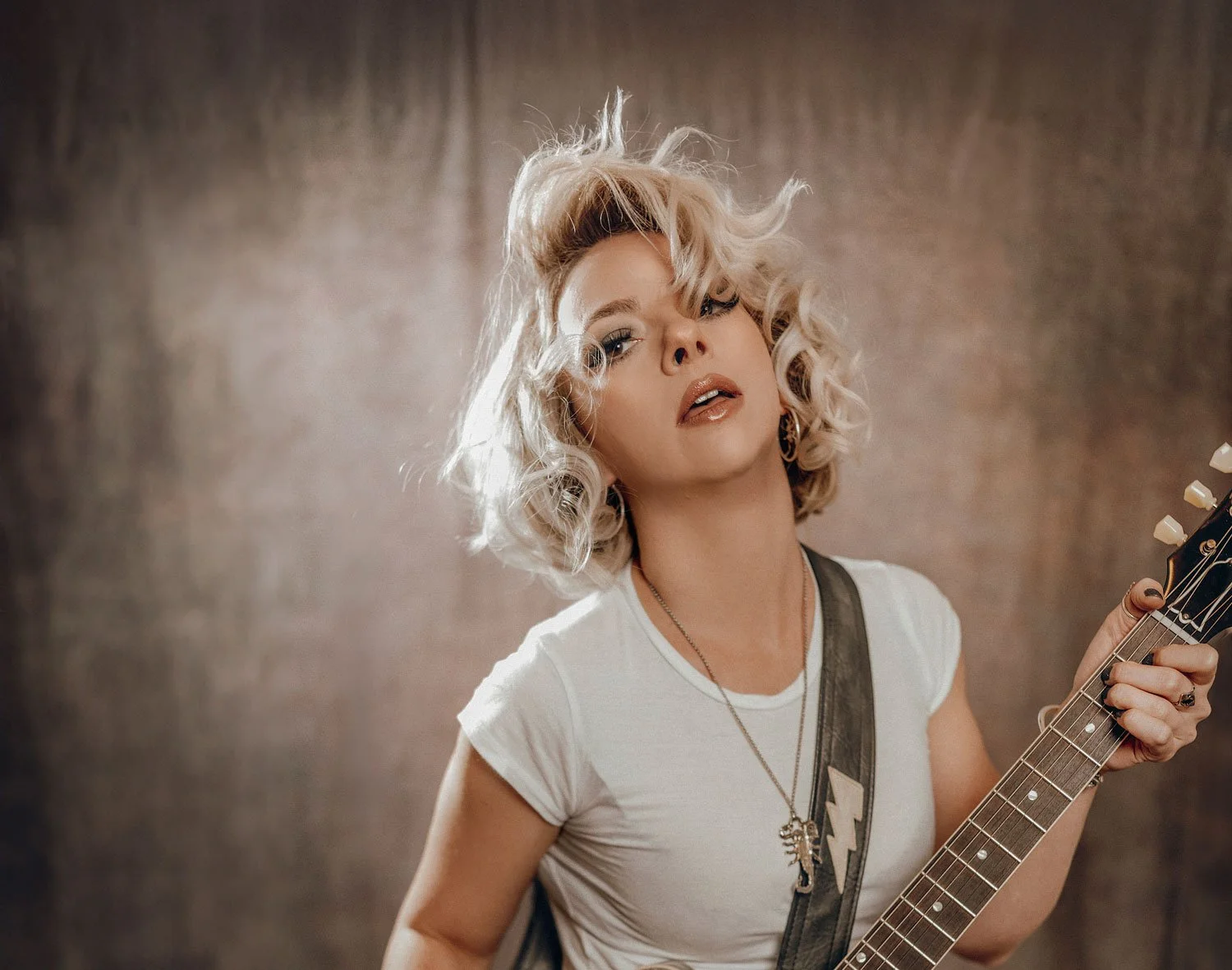 samantha-fish-web.jpg