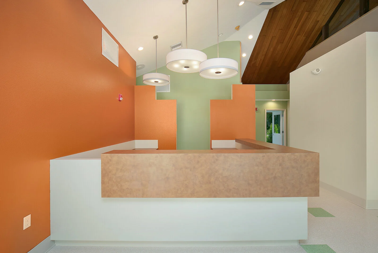 001_VetClinic_Stroop reception.JPG