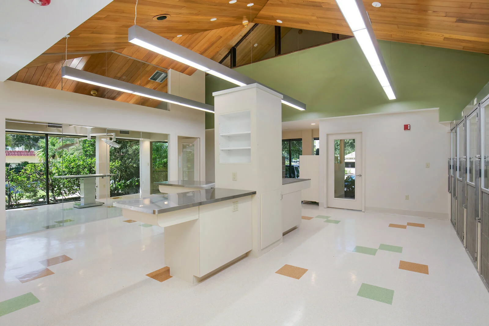 007_VetClinic_Stroop workstation surgery 2.JPG