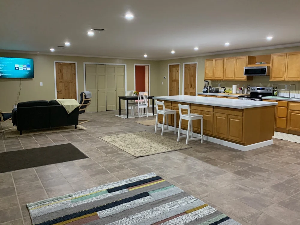 Kitchen &amp; common area