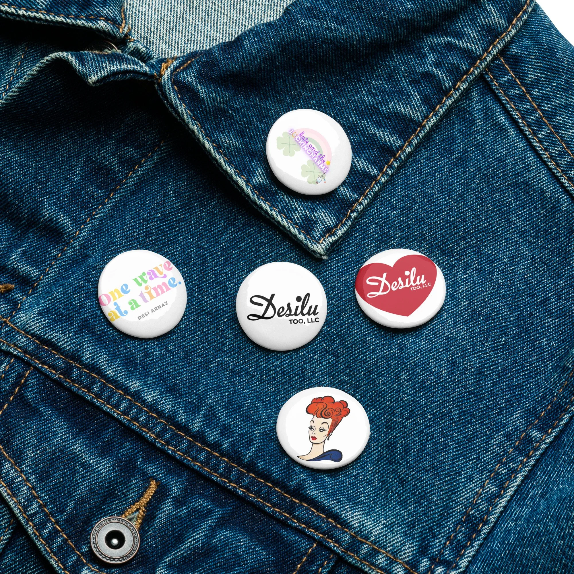 set-of-pin-buttons-white-1.25-front-69fced903aaf5.jpg