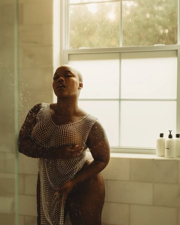 Do you prefer hot or cold showers 🚿 

📸: @barebyleighhtx 
Model: @jazmynraymay 

UPCOMING EVENTS:
January 17th 10-12am EST &amp; 1-3pm EST
Vinyl Vixen: Texans Take Tampa - Feat: @victoria.mlynn and @jazmynraymay 

TRAVEL DATES:
Currently Bookings N
