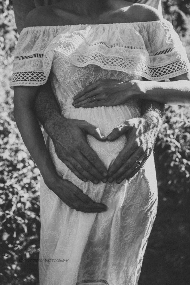 08.10.19 Lisa + Jesse Maternity Preview-4.jpg