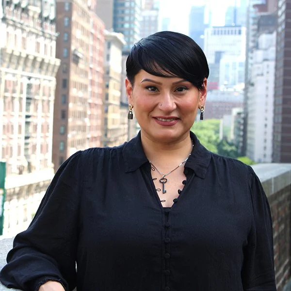 <p><strong>Donna Marie</strong>Account Manager</p>