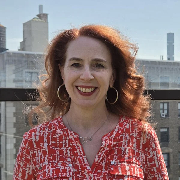 <p><strong>Jennifer</strong>Account Manager</p>