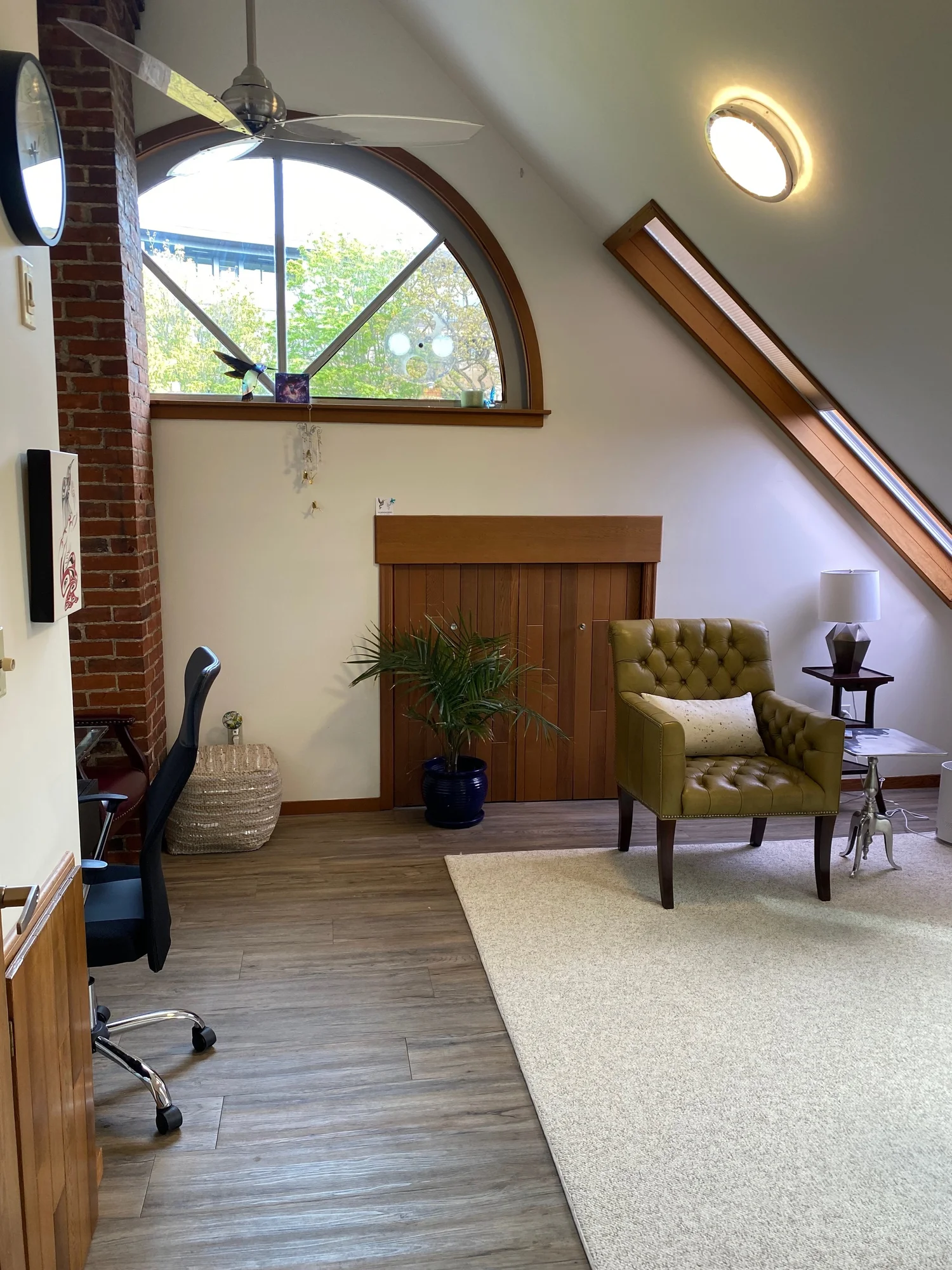 Counselling room at Strength in Heart Counselling, 1183 Fort Street, Victoria, BC