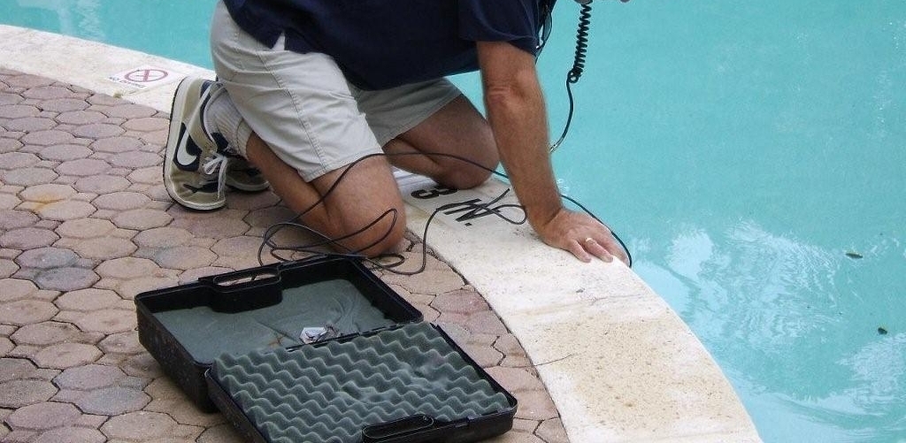 leak-detection-in-swimming-pool-leak-detectors-ideal-placed-swimming-pool-leak-detectors.jpg