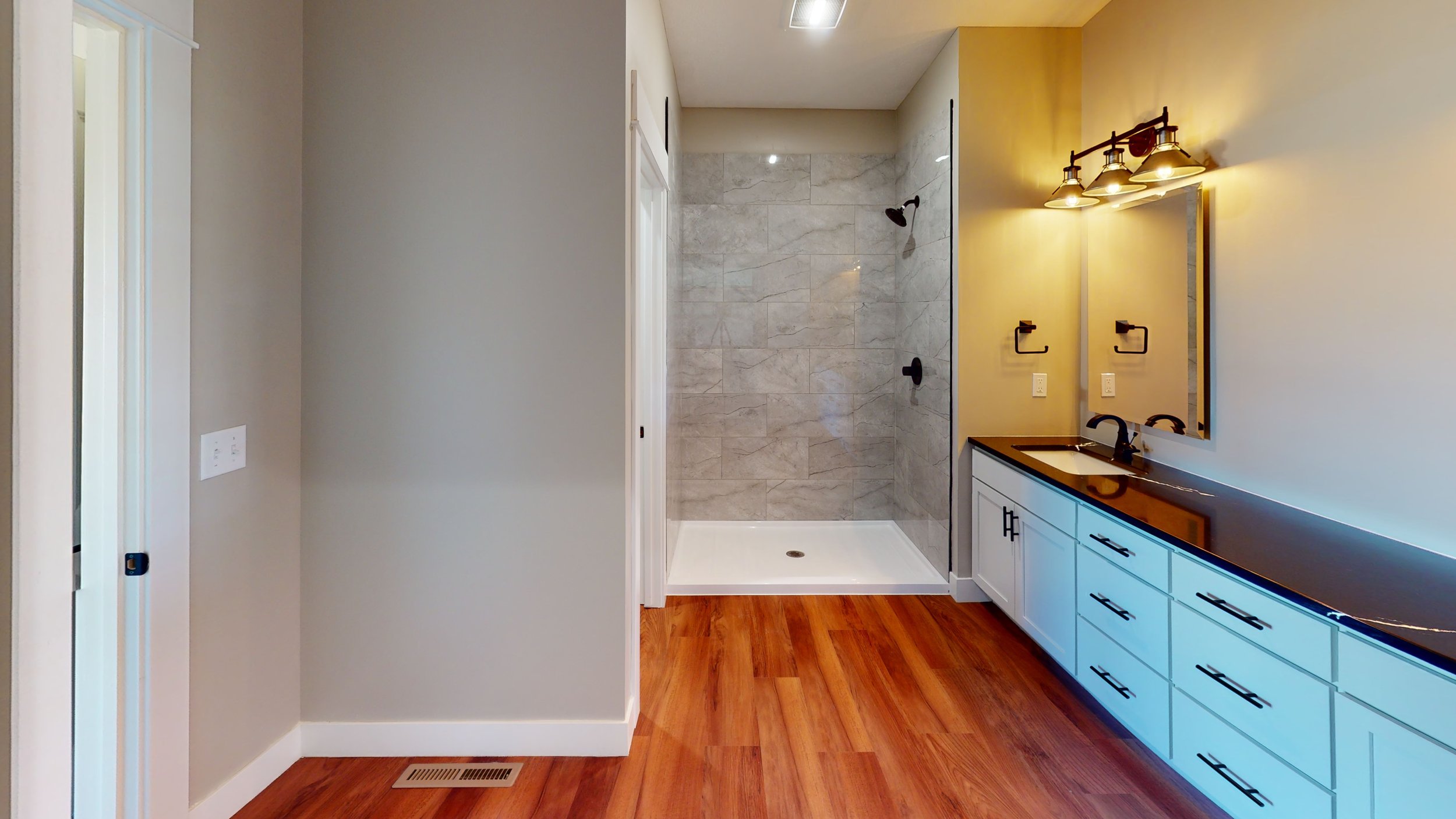 1006-Maple-Avenue-Bathroom.jpg