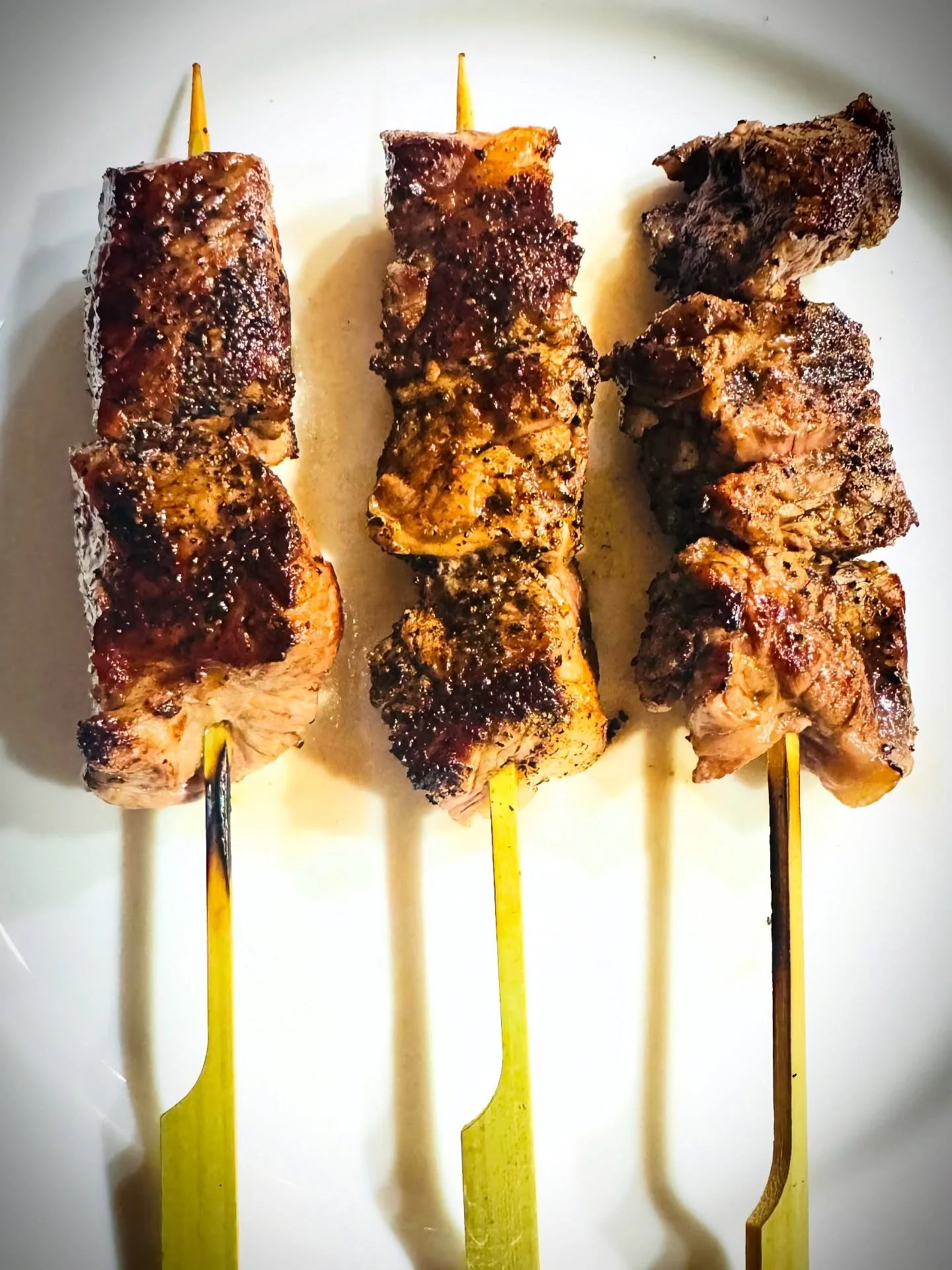 GYŪ KUSHIYAKI

These grilled beef skewers have been hitting the spot for friends and family. 

Been using different cuts of beef and seasoning them with @craftedbykairos Black Sea Salt and Coffee Rub prior to grilling. Whether it&rsquo;s the @thaanch