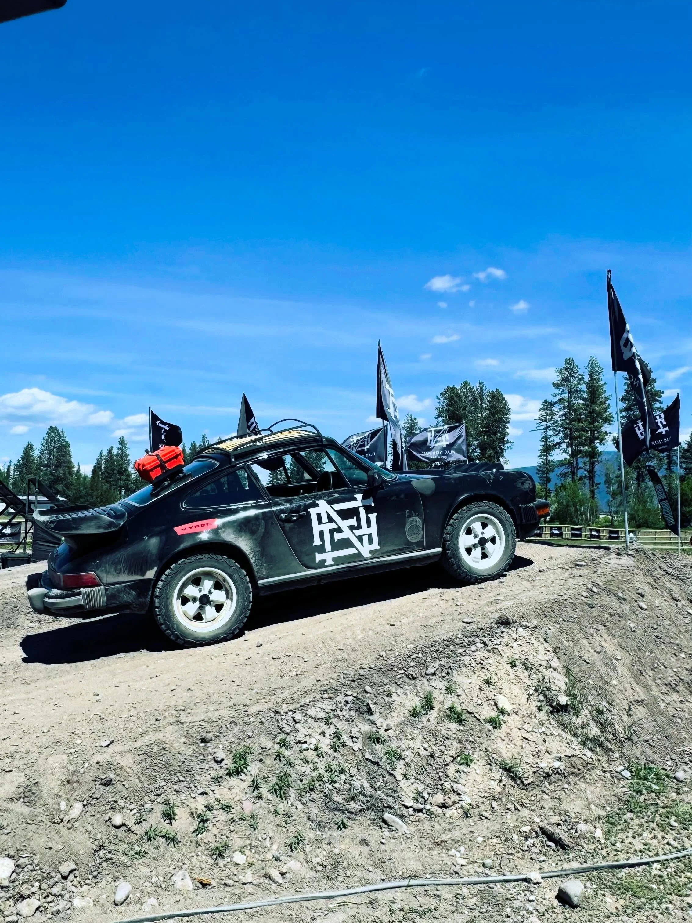 GET OUTSIDE 

Super fun event put on by @flagnorfail @killrobbailey 

Great to meet a ton of people and finally connect with the @starbattusa crew @jakeciulladesign as an end user( affiliate link in my bio)

@crazy_js_guidingak Alaska 🎣 

Got to hel