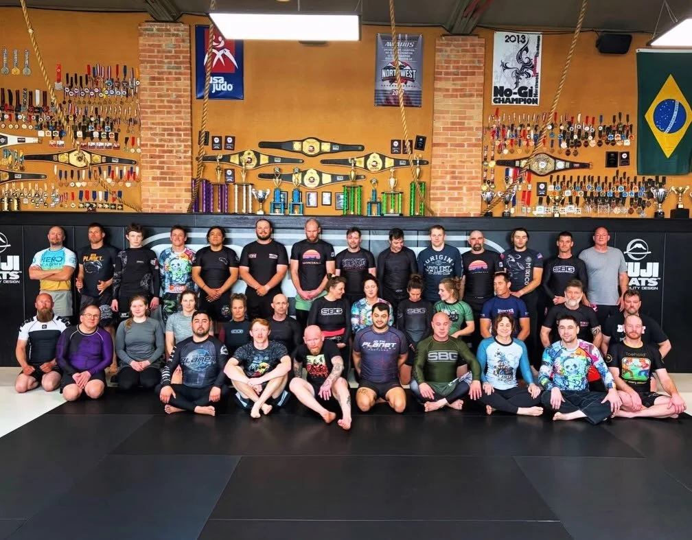 LEGLOCKS

Awesome Leglock seminar by @phillschwartz10p @10thplanetportland at @sbgmontana . Offensive, defensive and counters to counters. Appreciate the knowledge transfer and extra Q &amp; A breakdowns after. 

Reppin&rsquo; the OG @10thplanetstock