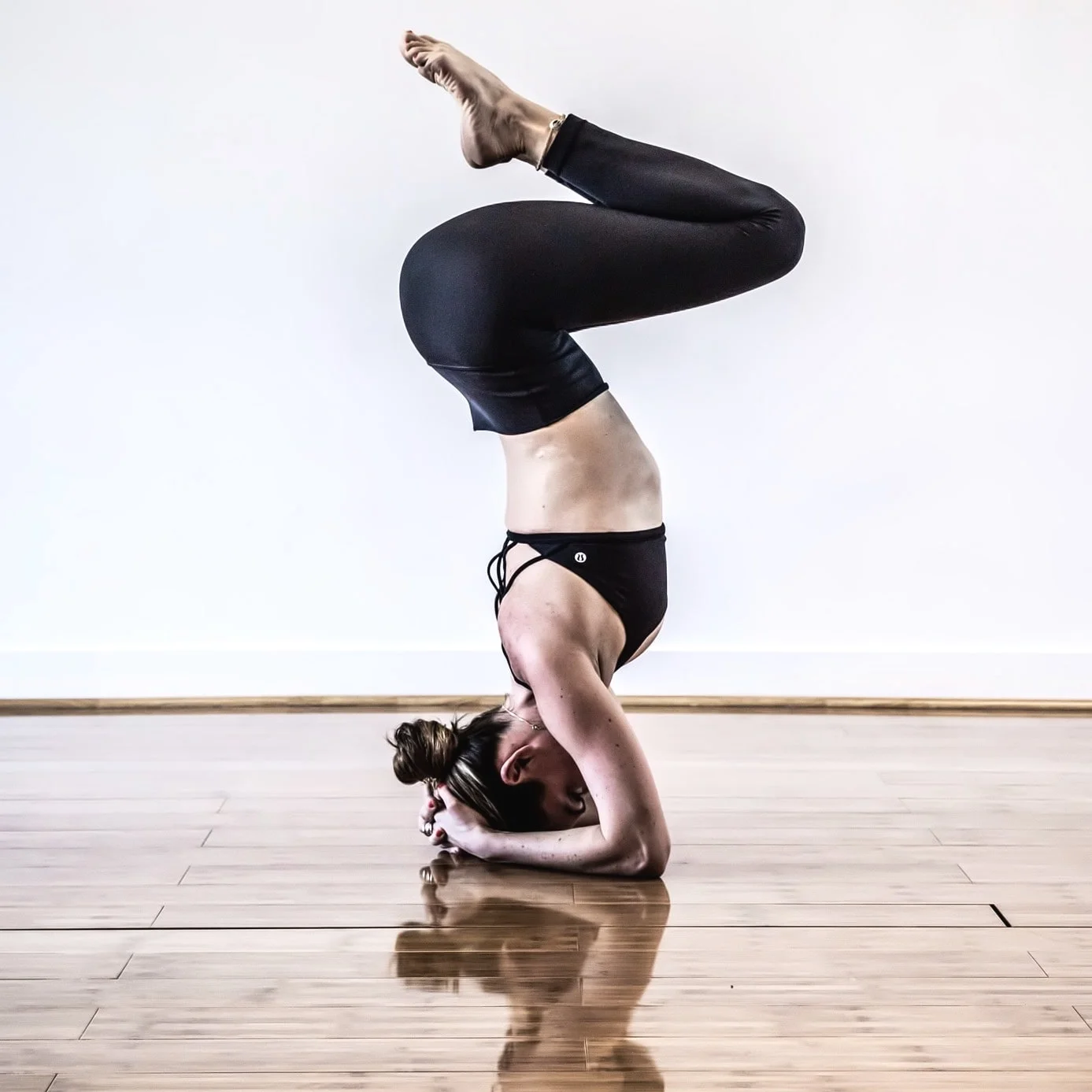 www.powerandposture.com_yoga_arm+balances_min+%2818%29.jpg