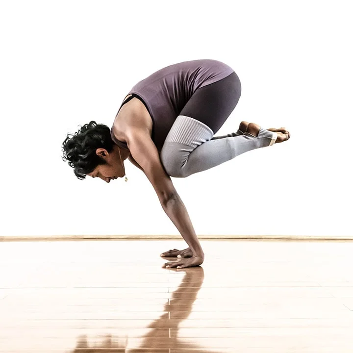 powerandposture.com_arm balance_handstand_yoga_melbourne_sangeetha_2-min.jpg