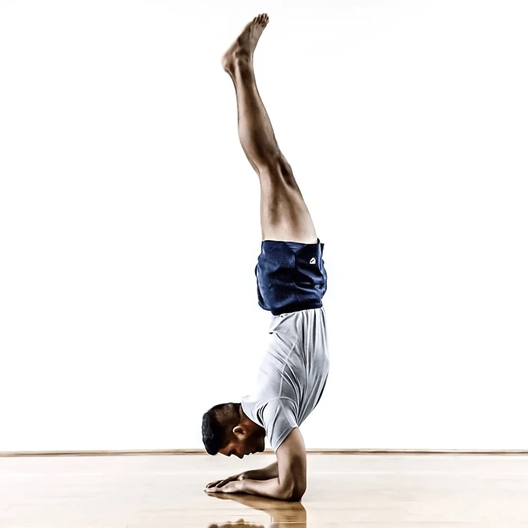 powerandposture.com_app_arm+balance_handstand_copyrighted+2019_12-min.jpg