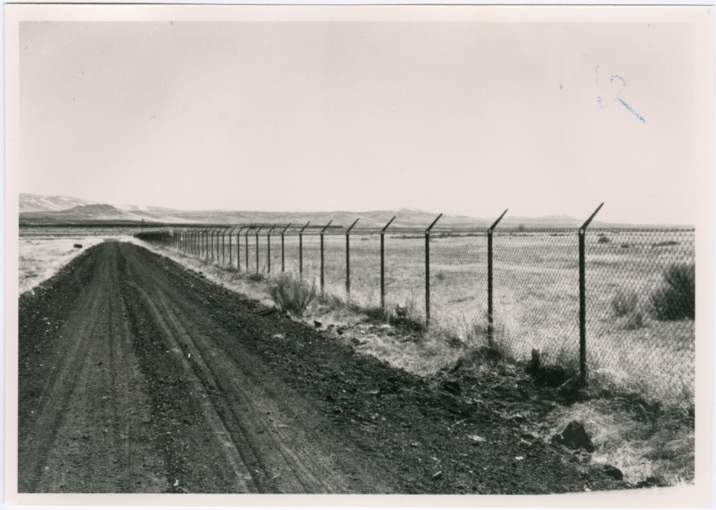 Tule Lake eastern boundary fence. Photo courtesy of Frank Sato Collection