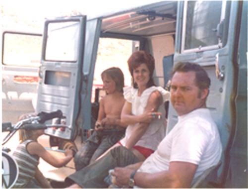 Loren, Judie and Danny Duncan at Races 1976.jpg