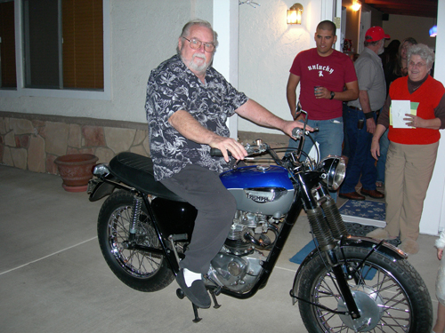 danny duncan on bonneville he built 0468.jpg