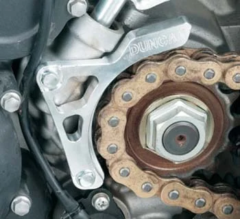 big-kfx450_chain_guard.jpg